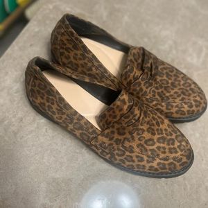 A size 11 animal print JustFab loafers